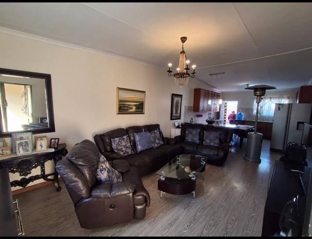 3 BEDROOM TOWNHOUSE FOR SALE IN LIEFDE EN VREDE